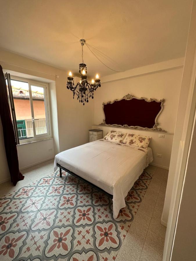Elegante Stanza Rossa Mottino23 Bed and Breakfast Lerici Eksteriør billede