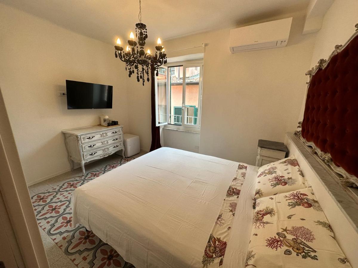 Elegante Stanza Rossa Mottino23 Bed and Breakfast Lerici Eksteriør billede