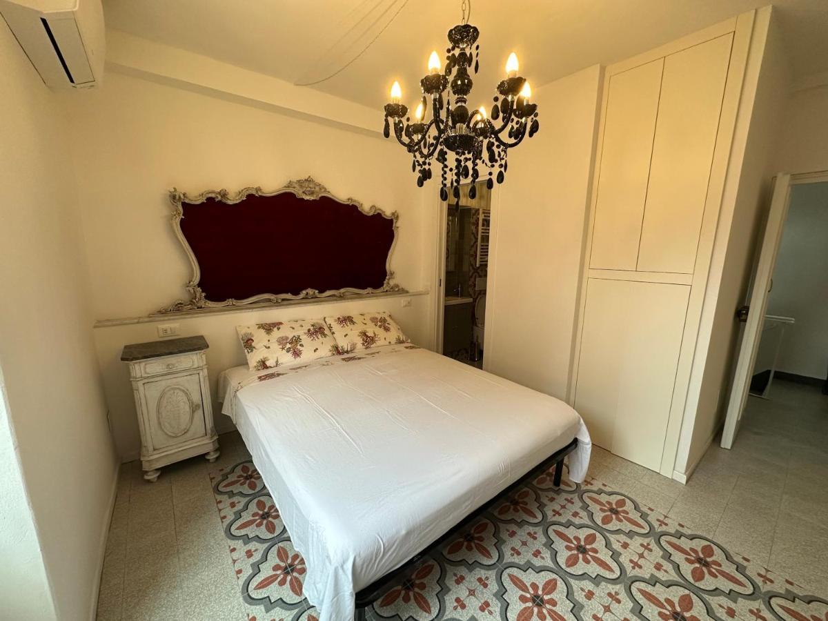 Elegante Stanza Rossa Mottino23 Bed and Breakfast Lerici Eksteriør billede